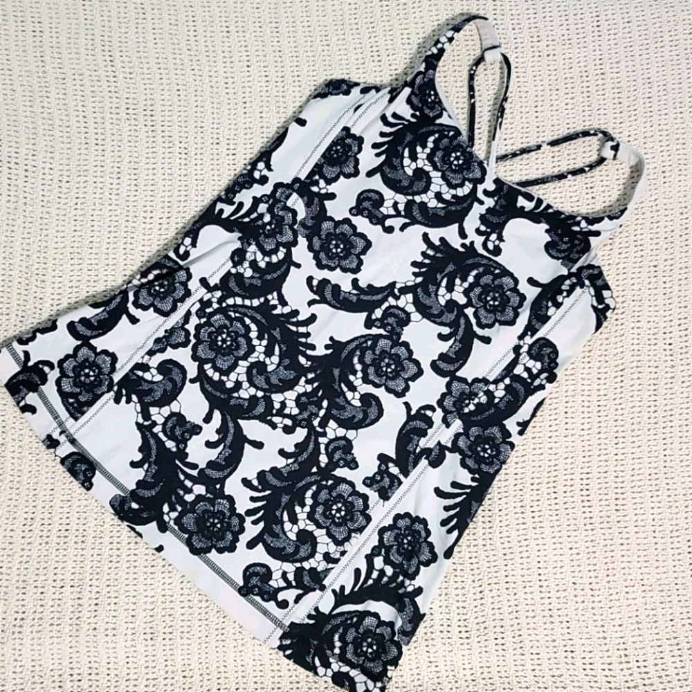 Lululemon top
